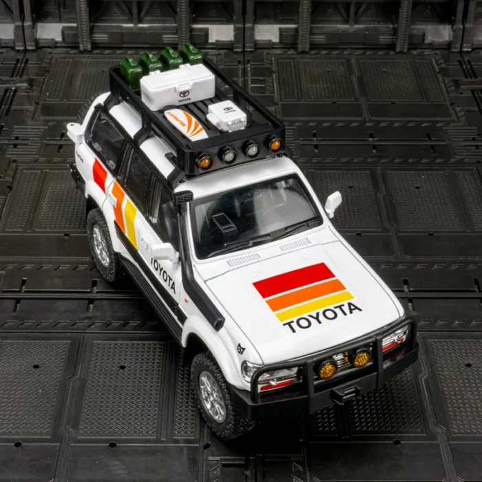 1:24 Toyota Land Cruiser LC80 alloy off-road vehicle model with sound and light doors and engine hood, trunk can be opened - Image 1