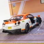 1:32 Nissan GT-R alloy car model collection doors can open children's toy car with simulated sound and lighting functions
