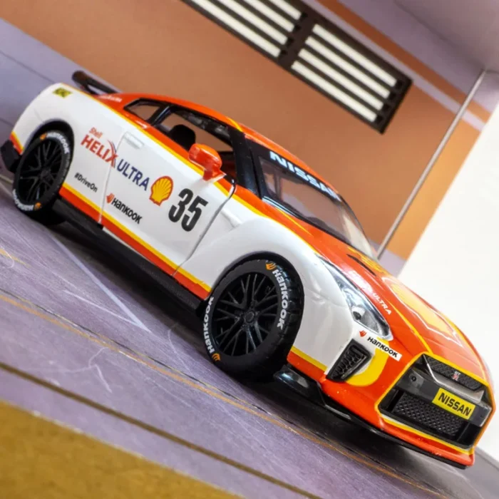 1:32 Nissan GT-R alloy car model collection doors can open children's toy car with simulated sound and lighting functions - Image 2