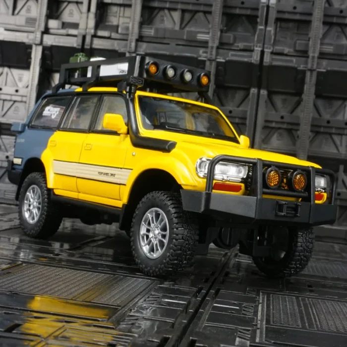 1:24 Toyota Land Cruiser LC80 alloy off-road vehicle model with sound and light doors and engine hood, trunk can be opened - Image 5
